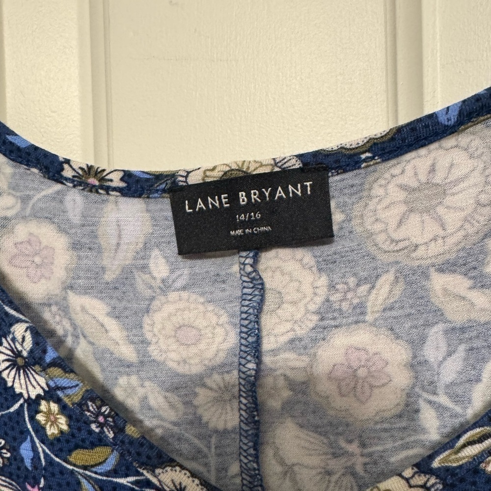 Lane Bryant Blue Floral Tunic Sz 14/16 Short Sleeve Ruffles - Picture 3 of 7